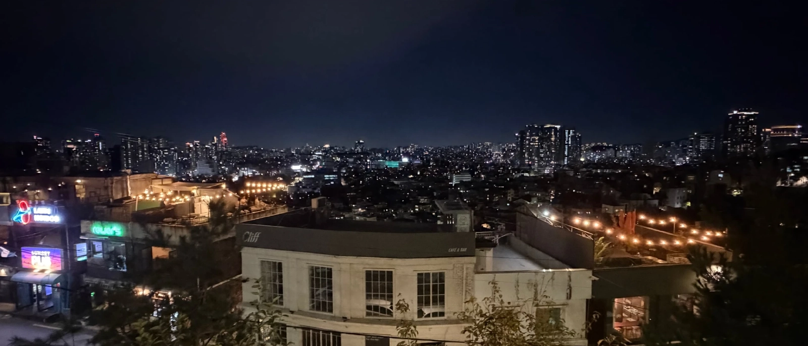解放村から南山へ、秋のソウル夜景散歩コース|カフェの屋上からNソウルタワーまで