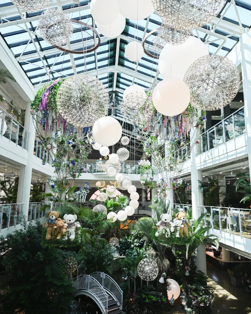 フォレストアウティングス松島店 中央吹き抜けの植物園テーマインテリア