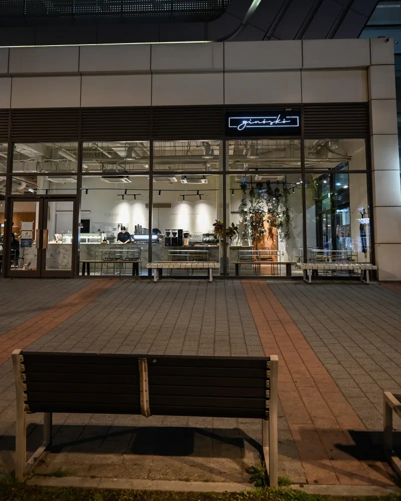 仁川・松島のカフェ기노스코(ギノスコ)外観と店内の様子